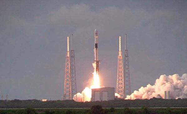 <br />
SpaceX запустила израильский спутник AMOS-17<br />
