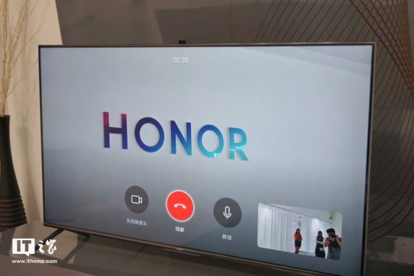 Фотогалерея дня: смарт-ТВ Honor Smart Screen на живых фото