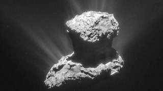 Уфолог нашёл два НЛО на комете и удивил общественность соответствующими снимками