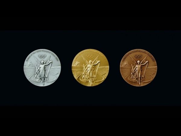 В Токио представили медали для Олимпийских игр 2020, изготовленные из переработанных гаджетов